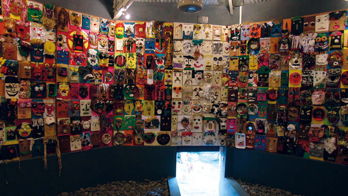Intérieur de la Case 1000 Masques